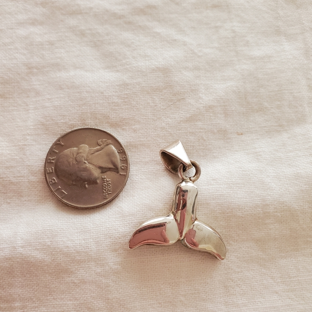 Whale tail pendant - 100% silver
